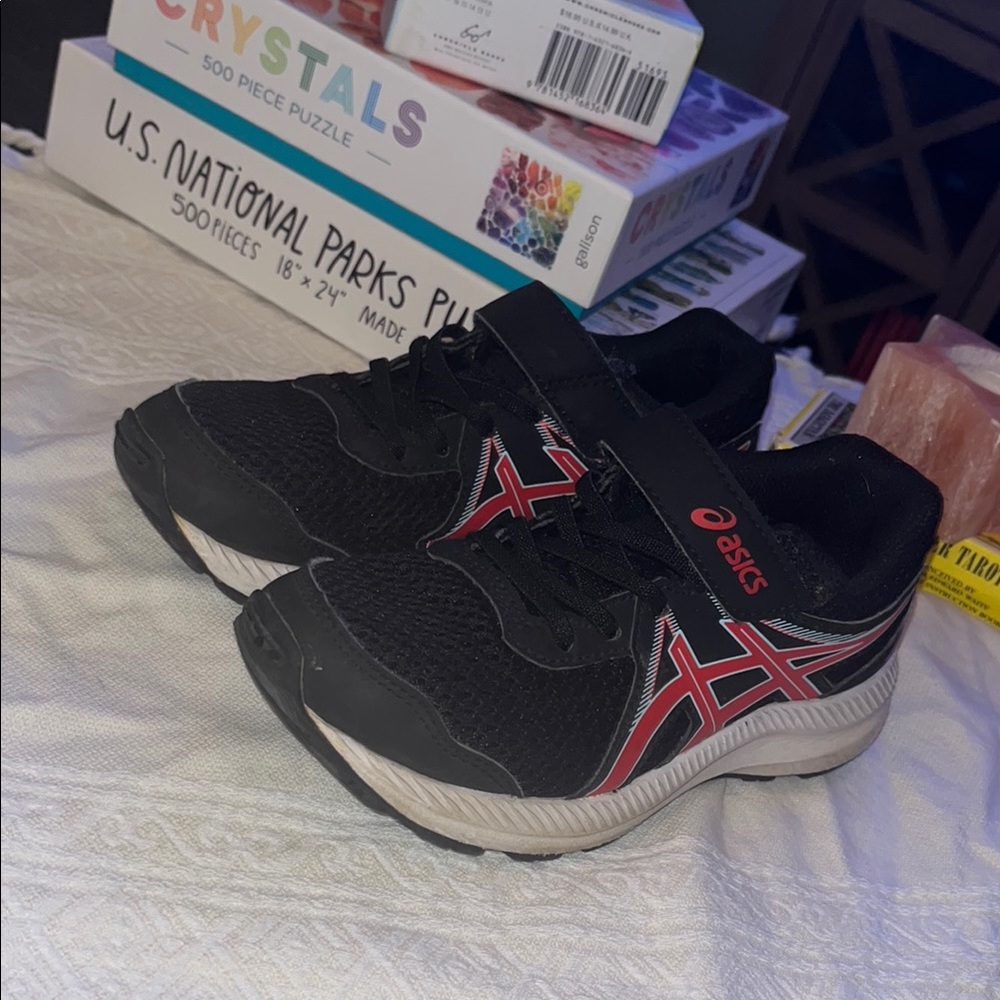 Asics Black and Red Sneakers with Modern Athletic Design